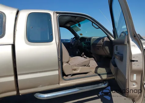 1997 Toyota Tacoma Base V6 from USA, damaged, VIN 4TAWN72N4VZ235903